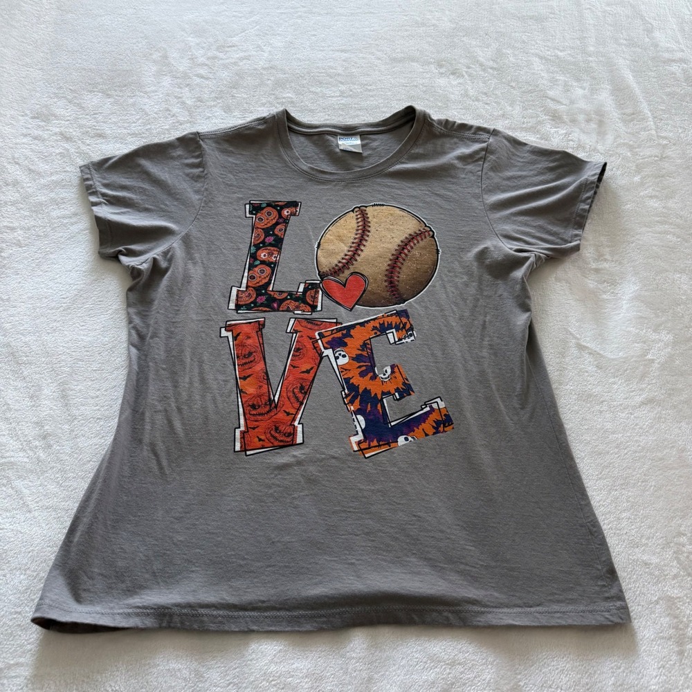 Port & Company Ladies XL Gray Halloween Baseball Love Graphic T-Shirt‎